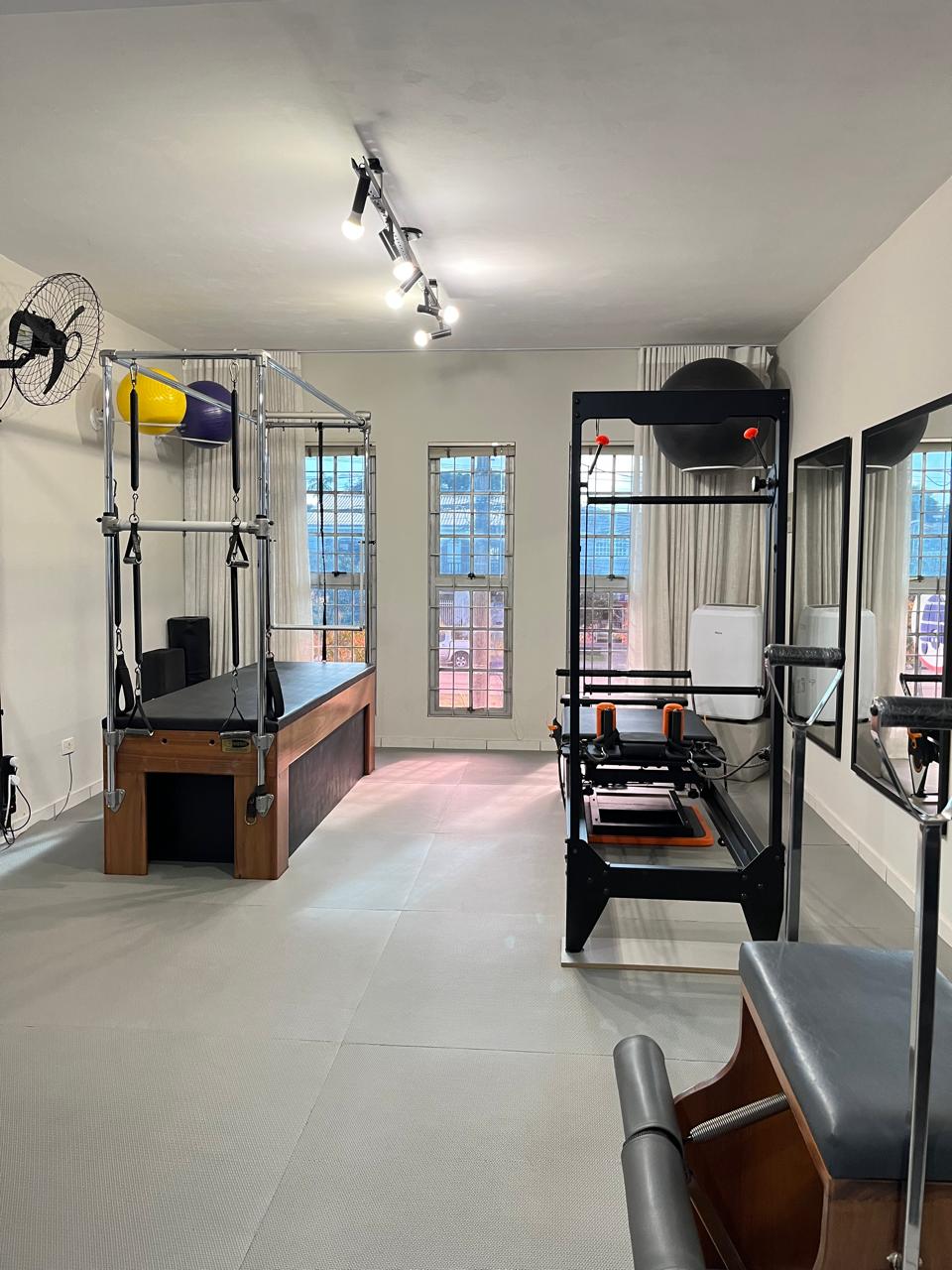 Sala de Pilates com Cadillac